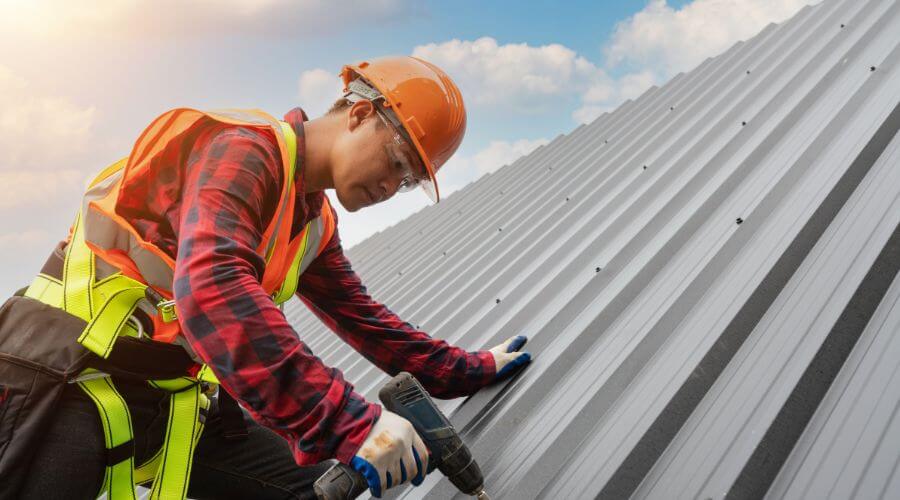 Professional gutter cleaning in Summerland, CA